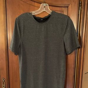 Men’s Lululemon tee